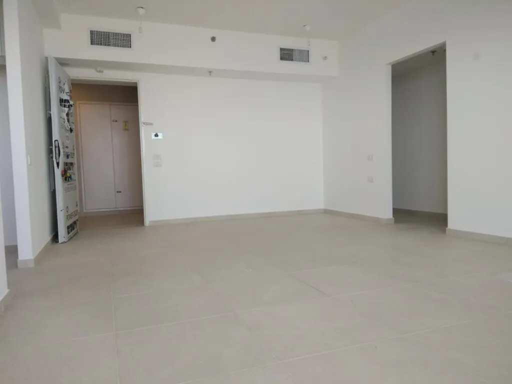 דירת מגורים, מגדלי אפטאון טאוור – Uptown Tower, ניסנבאום 37 בת ים(בשיווק) — תמונה 1